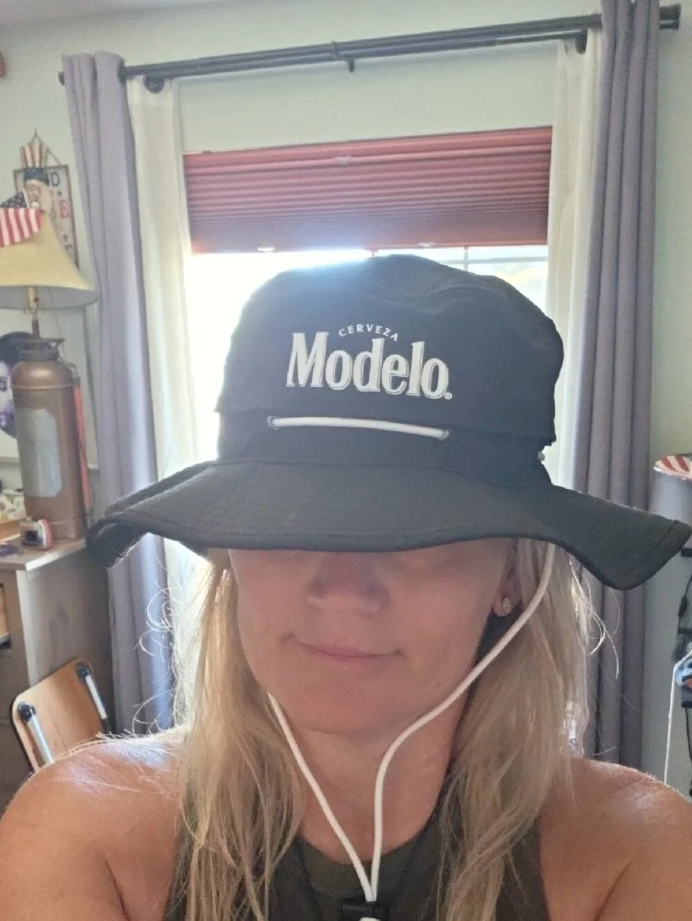STUNNING MODELO BUCKET HAT